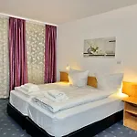 Hotel Neo Cologne Bonn Airport 3*